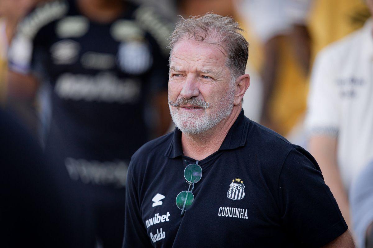 Apesar da derrota e admitindo falhas, Cuquinha faz uma análise positiva do desempenho do Santos