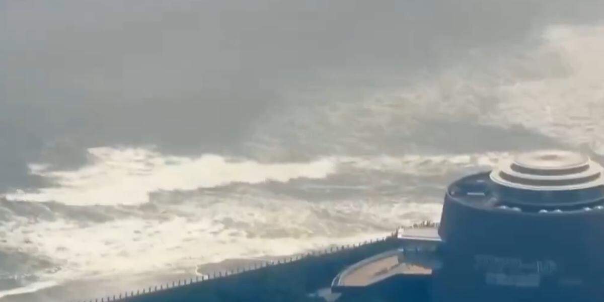 Imagens nas redes sociais mostram o tsunami atingindo a costa do Japão