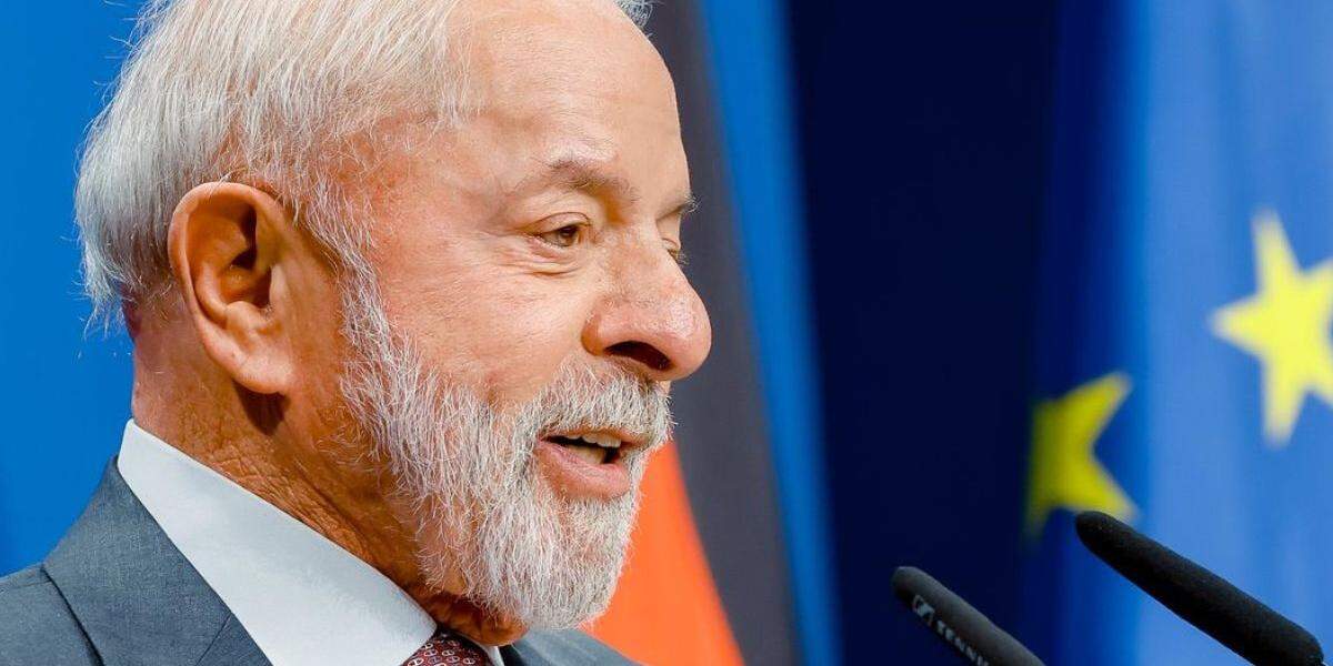 Lula  criticou a ameaça de veto, pelo governo dos Estados Unidos (EUA), à participação da África do Sul no G20