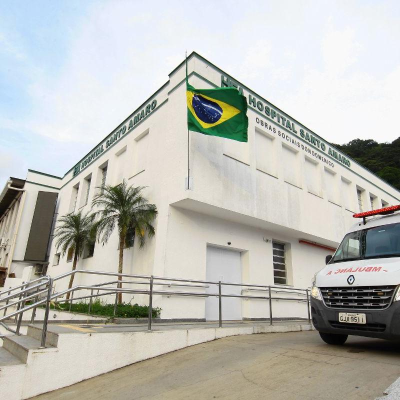 Policial foi socorrido pelo Samu e levado para o Hospital Santo Amaro, onde foi atendido