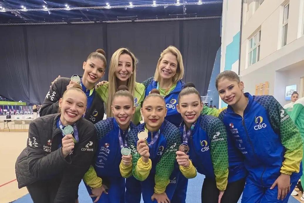 O conjunto amarelinho voltou a garantir a prata em Baku, também no Azerbaijão, ao se apresentar ao som da canção britânica “Feeling Good”, na versão do cantor canadense Michael Bublé