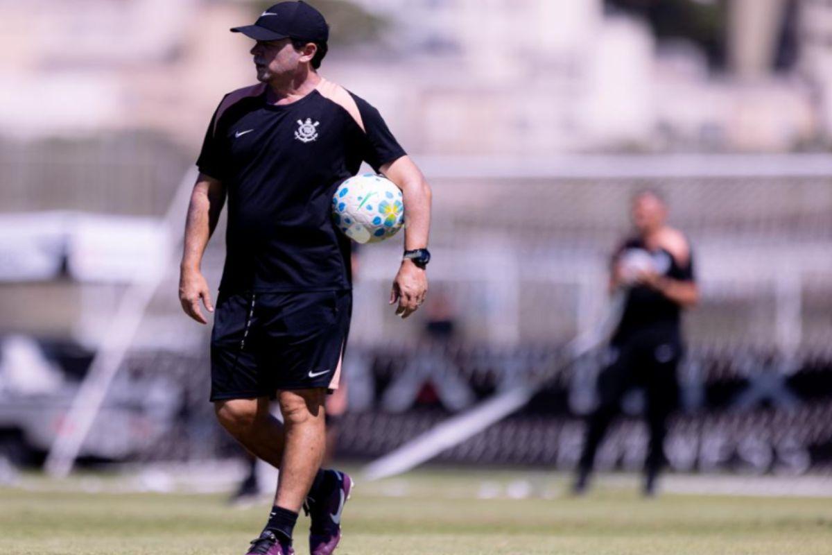 Diniz destaca segundo tempo de time misto do Corinthians contra o Barra: 'Uma boa partida