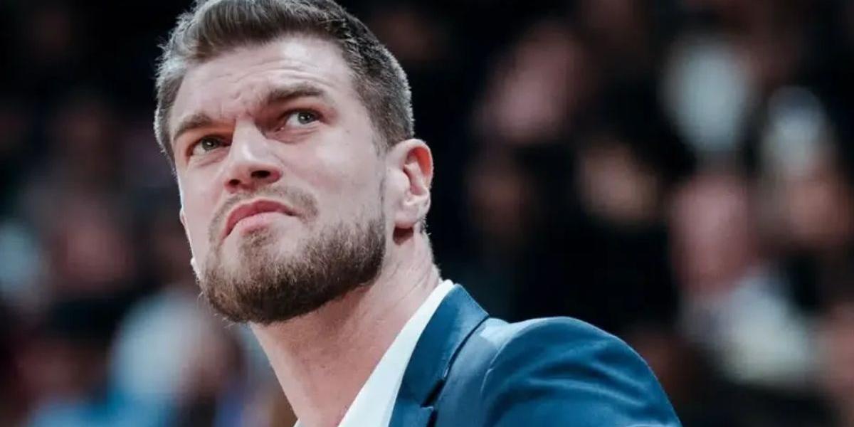 Tiago Splitter lidera os Blazers do banco em vitória sobre os Spurs nos playoffs da NBA