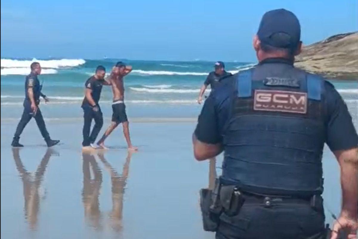 Homem entrou no mar na Praia da Enseada, em Guarujá, mas foi alcançado e capturado pela GCM