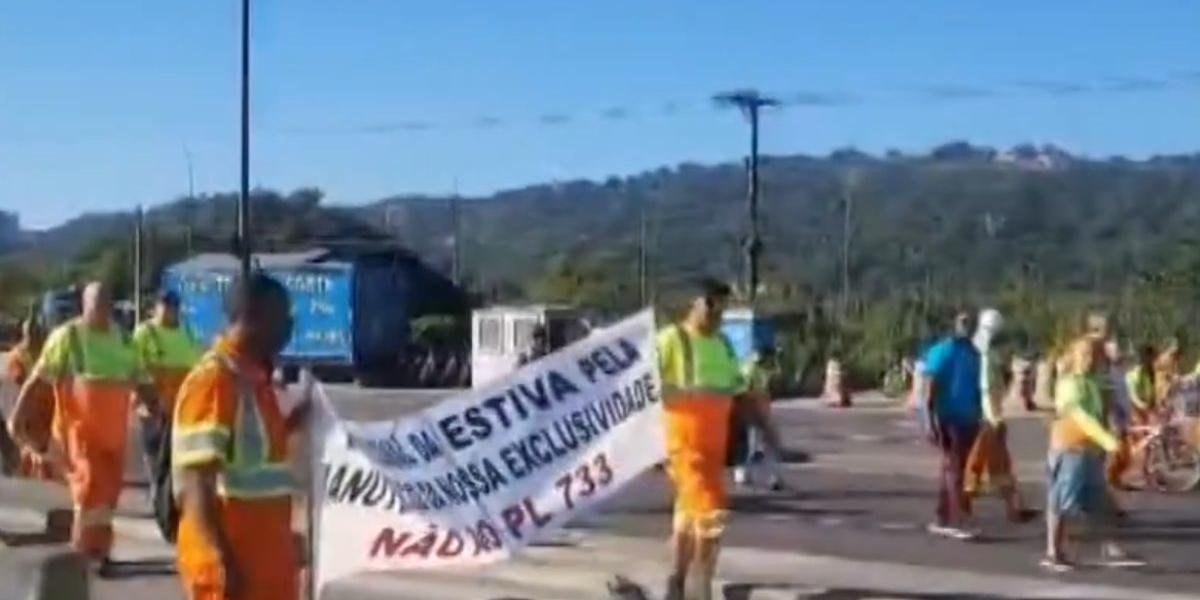 Passeata aconteceu no período da manhã pela Avenida Perimetral em um trecho de 5 quilômetros e, depois, próximo ao cais do Saboó