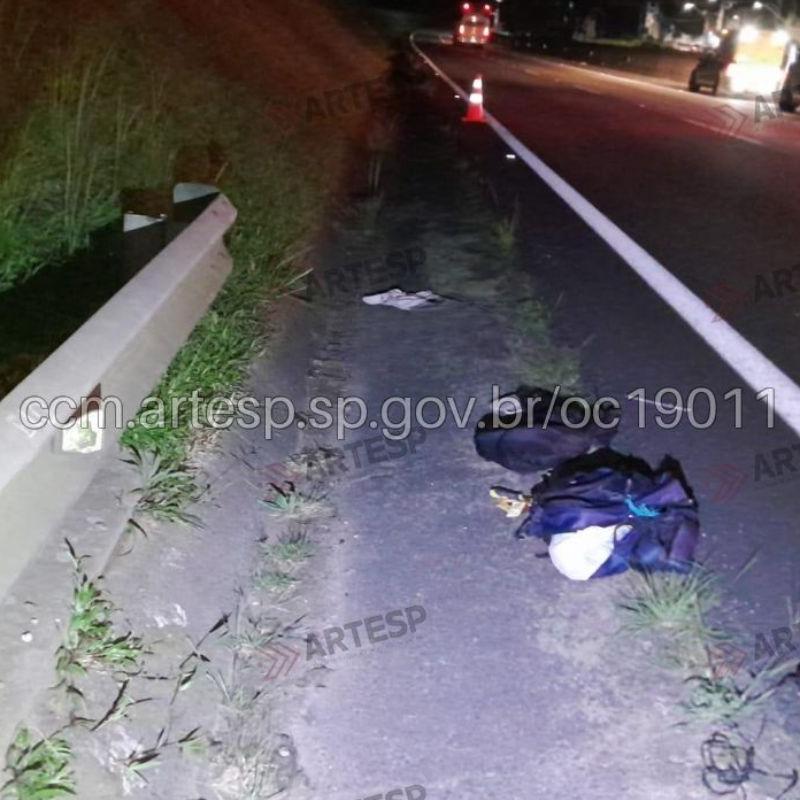 Acidente ocorreu na madrugada desta quinta-feira (23)
