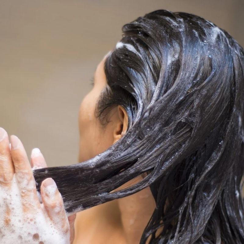 Técnica consiste em lavar o cabelo com condicionador