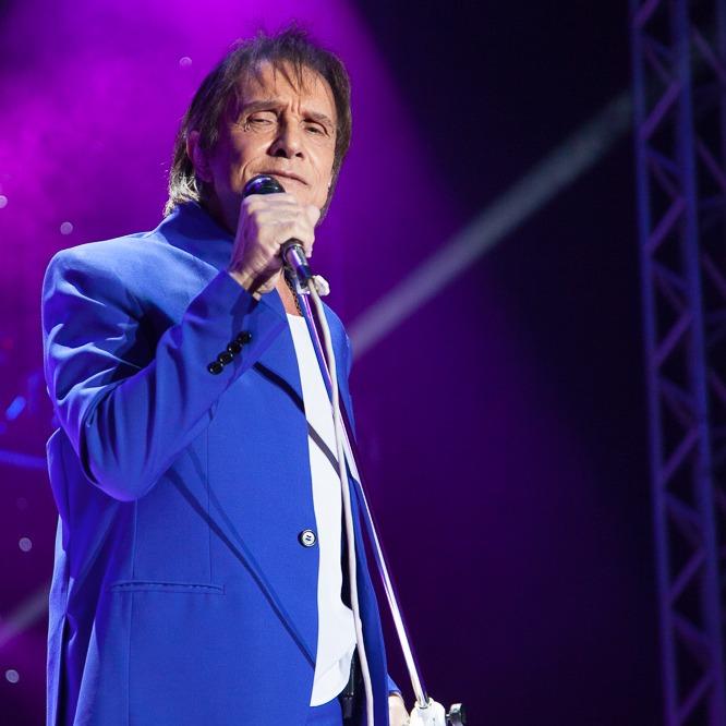 O Rei se apresenta no Kartódromo de Praia Grande, na noite deste sábado