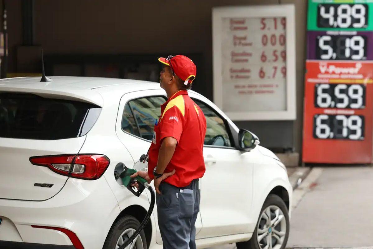 Governo quer converter receitas extras com petróleo em desonerações