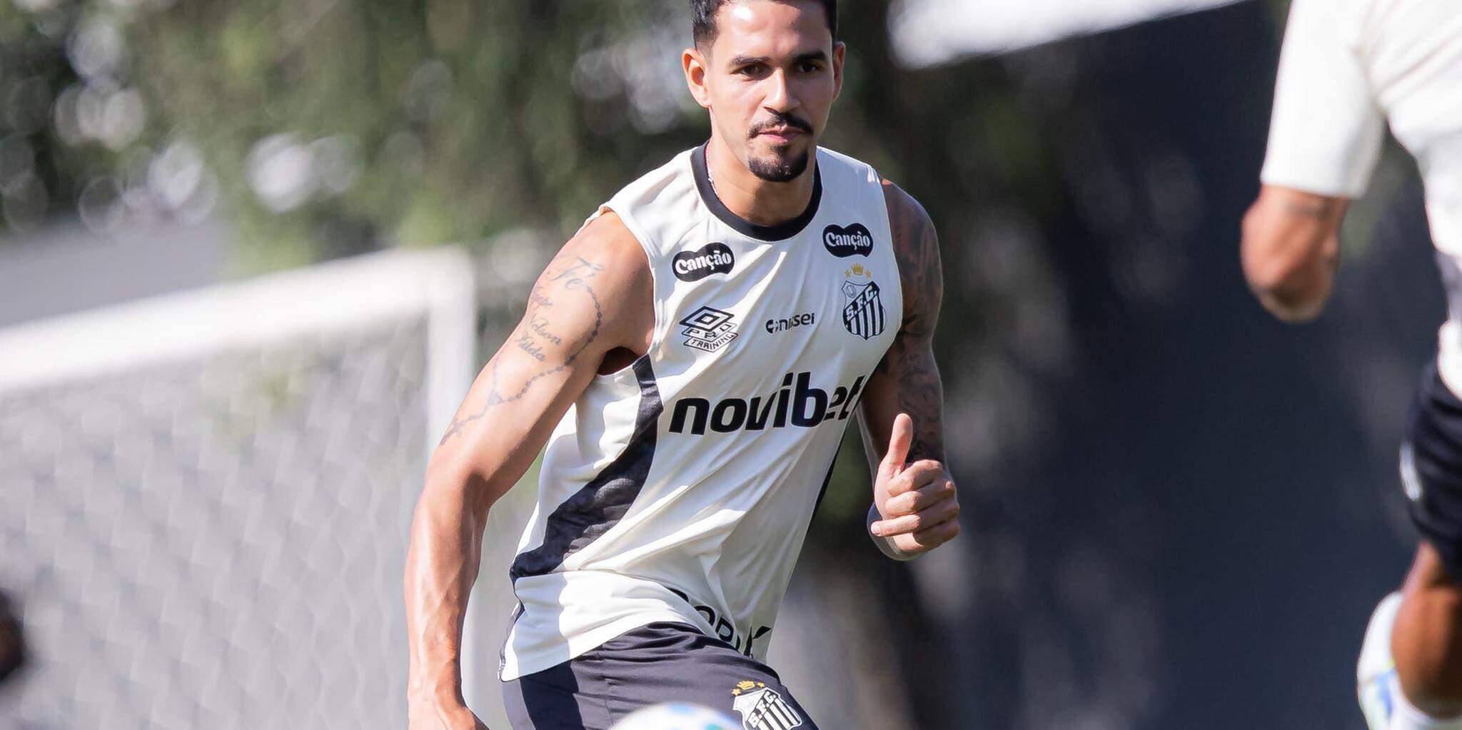 Lucas Veríssimo é presença garantida na zaga do Peixe para o confronto na Fonte Nova