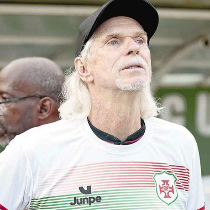 Técnico Sérgio Guedes destaca dedicação dos jogadores da Portuguesa Santista para saírem da adversidade