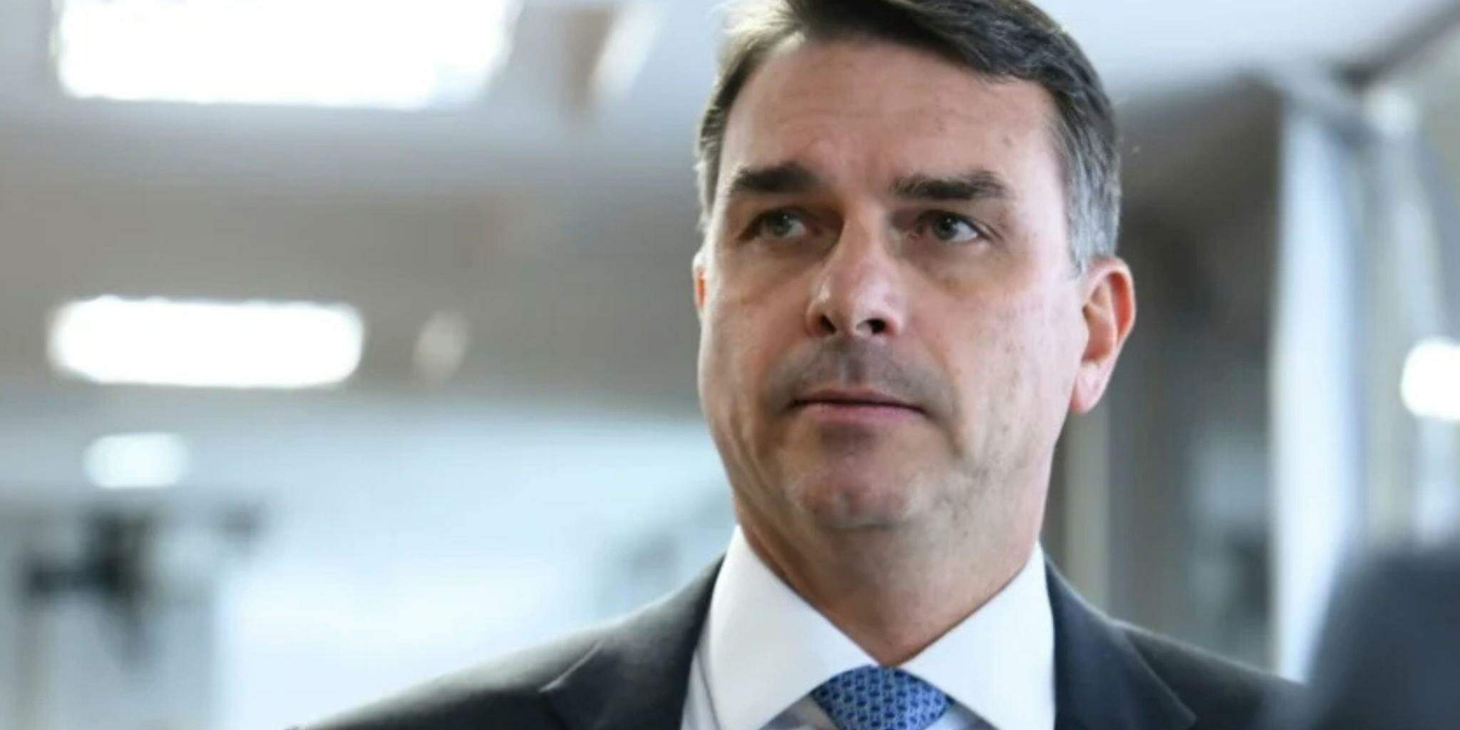 O senador Flávio Bolsonaro (PL), pré-candidato à Presidência, esteve na Baixada Santista nesta segunda (20)