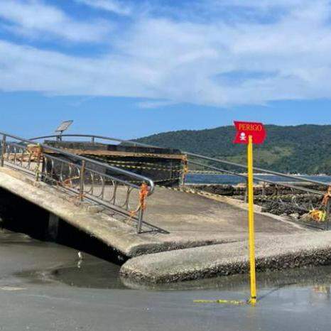 A passarela na praia de Santos ficará bloqueada para os pedestres por mais de um mês