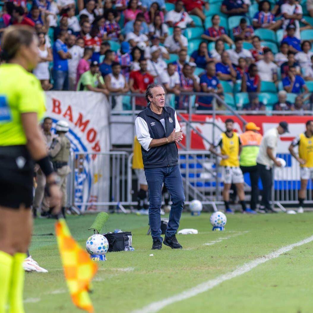 Cuca disse que vai cobrar internamente a equipe sobre as falhas do time na Arena Fonte Nova