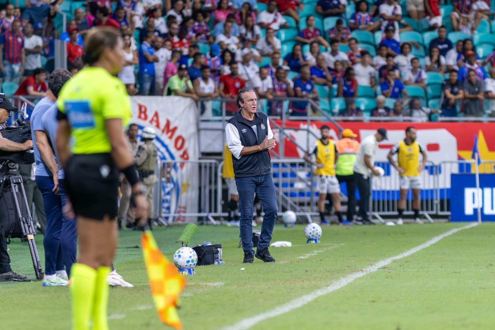 Cuca disse que vai cobrar internamente a equipe sobre as falhas do time na Arena Fonte Nova