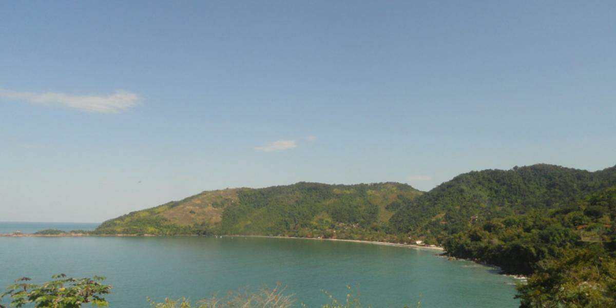 Praia da Fortaleza, em Ubatuba, é conhecida por ter sido esconderijo de piratas e corsários