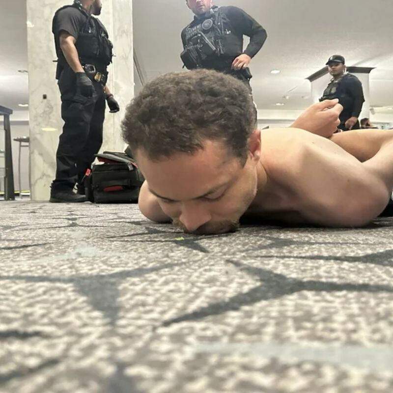 Saiba quem é o suspeito de atirar em jantar de Trump