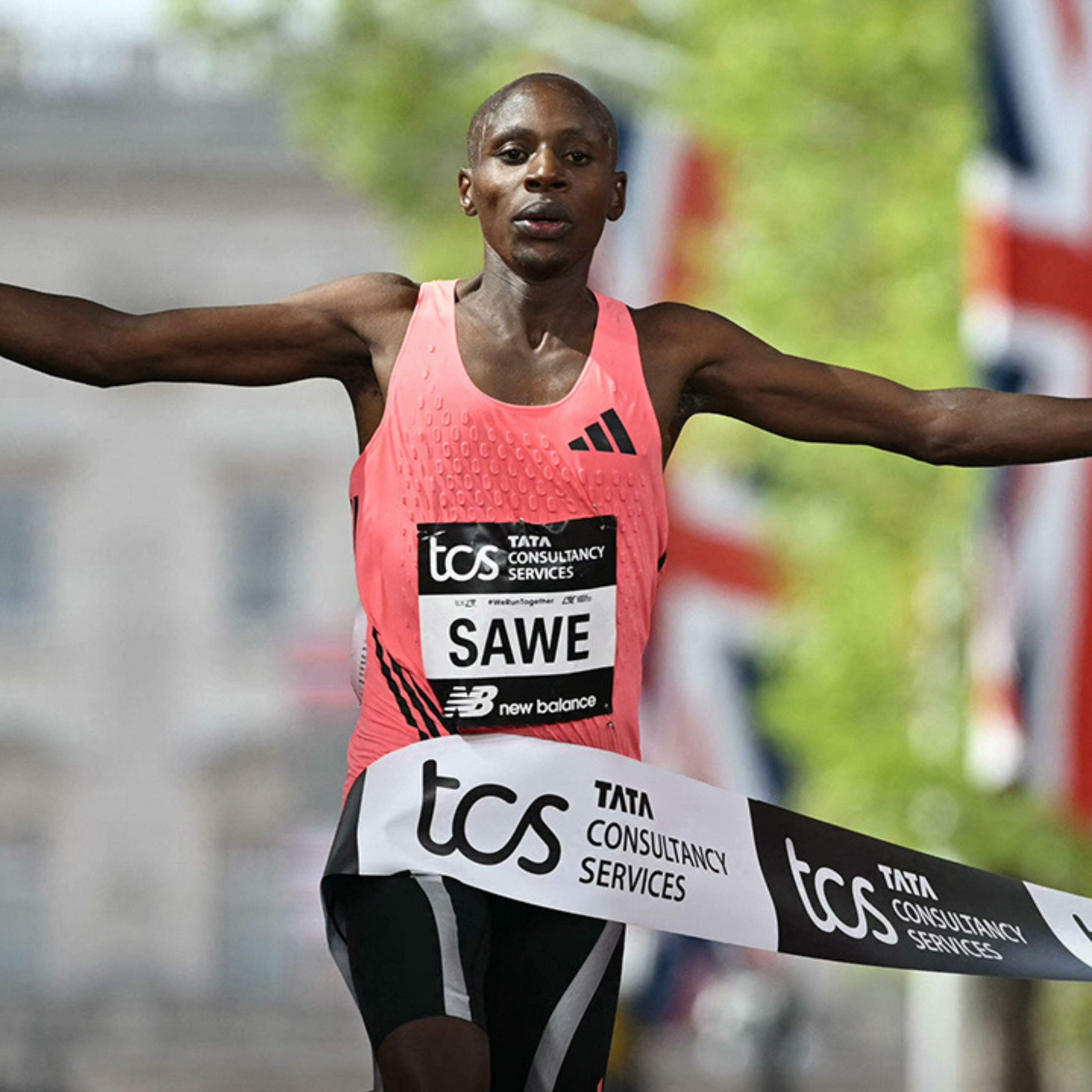 Queniano se torna primeiro atleta a correr maratona abaixo de 2 horas
