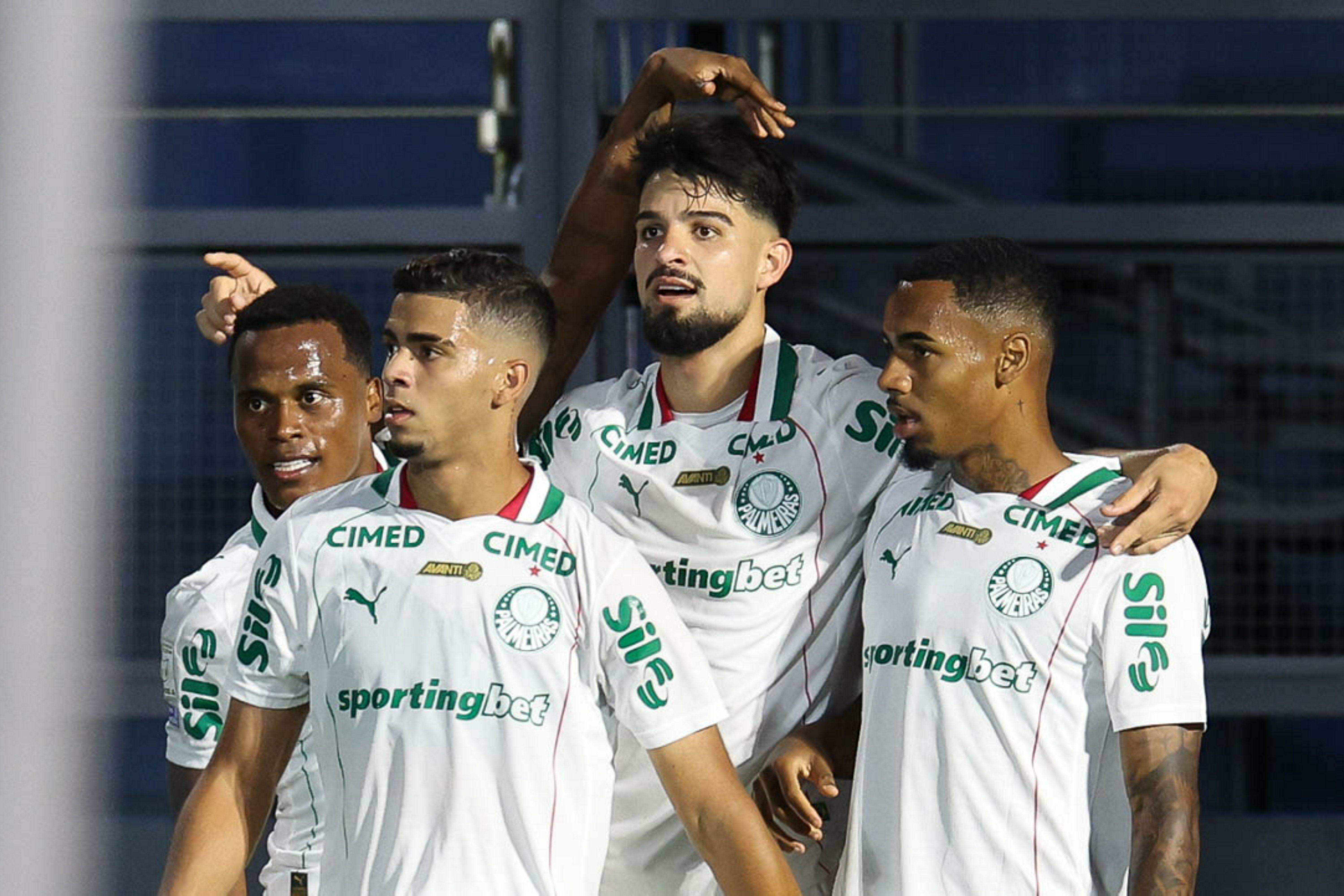 Palmeiras arma retranca, se defende bem e derrota o Bragantino fora de casa