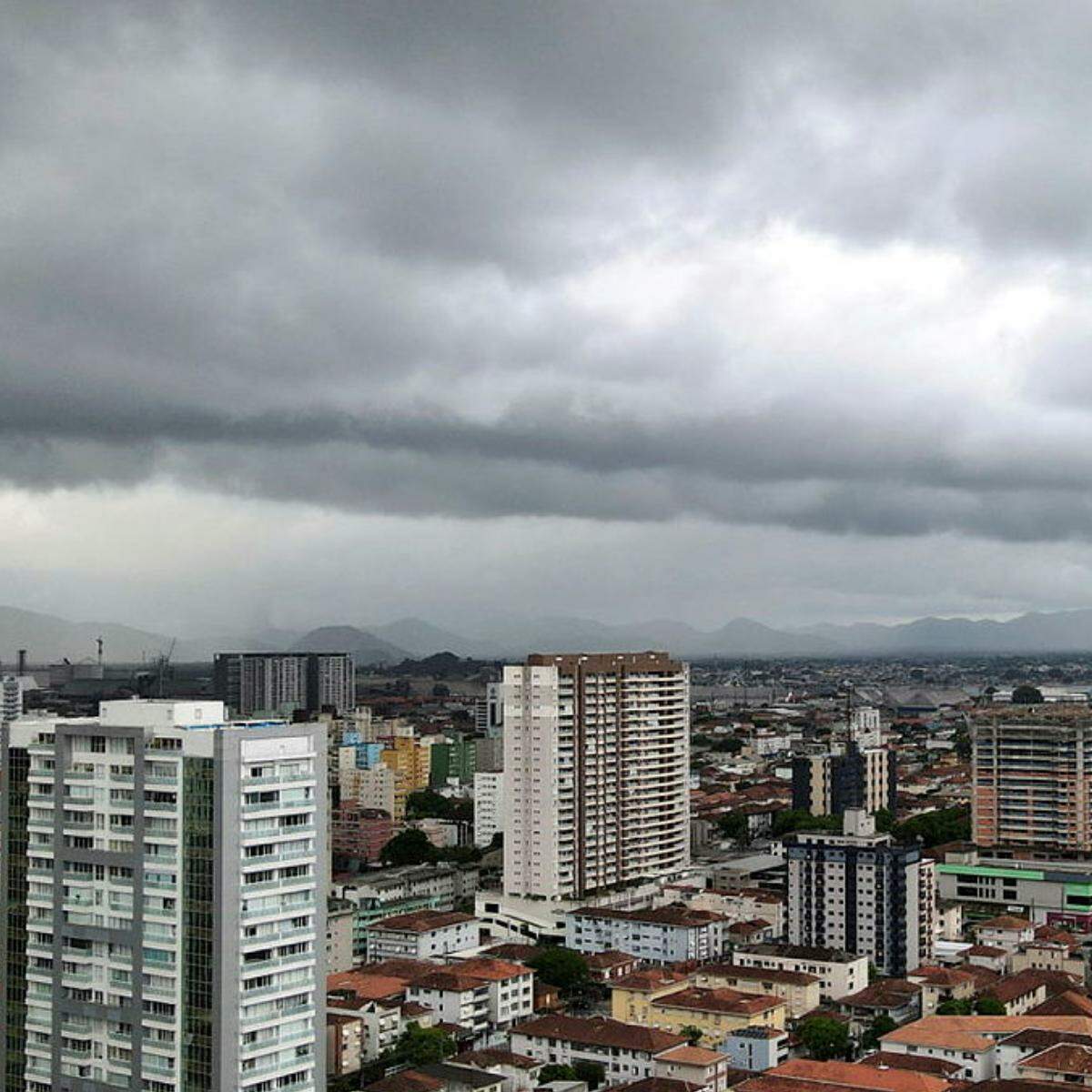 Pancadas de chuva podem atingir a Baixada Santista durante a semana