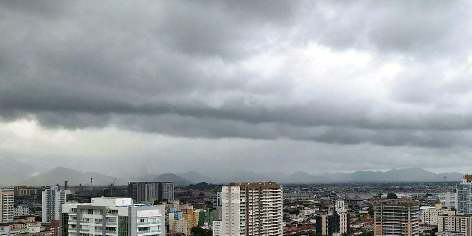 Pancadas de chuva podem atingir a Baixada Santista durante a semana