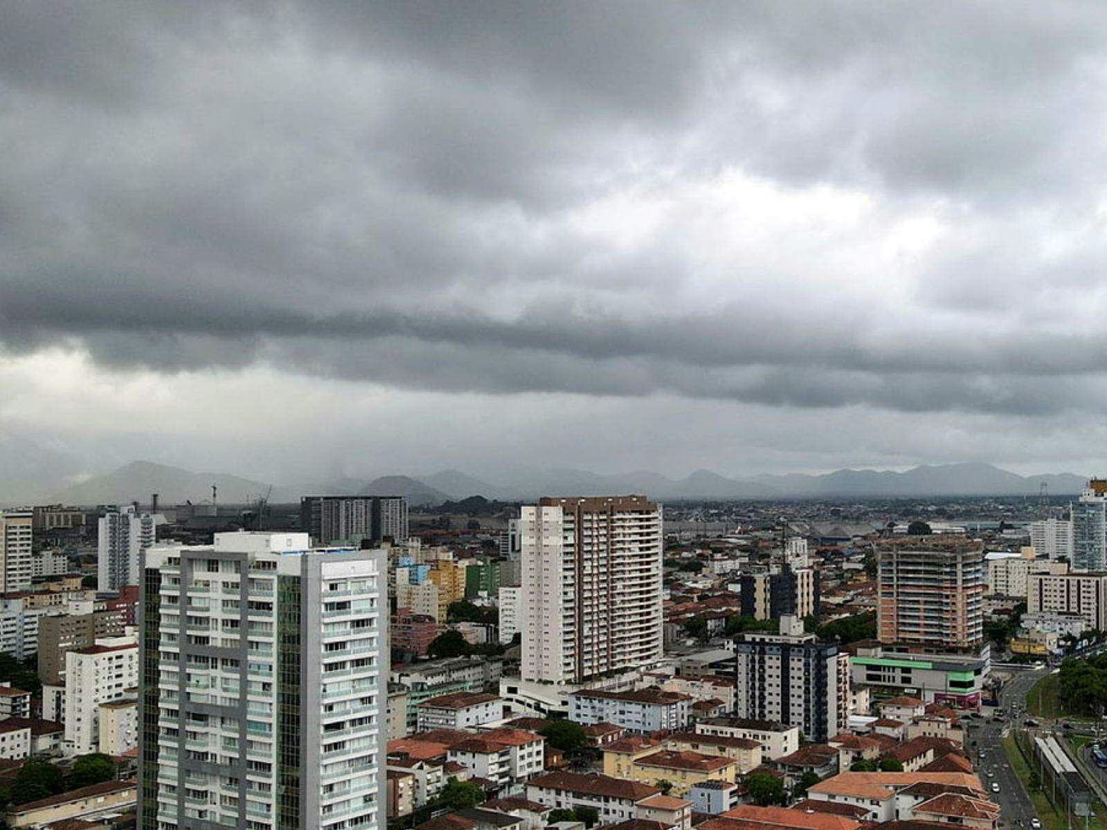 Quarta (10) e quinta (11) prometem ser os dias mais chuvosos da semana na Baixada Santista, segundo o Instituto Climatempo