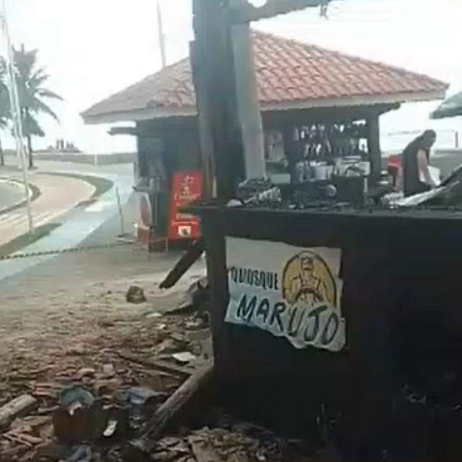 Fogo iniciou de madrugada