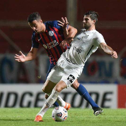 Em 2021, o Santos, de Luan Peres, eliminou o San Lorenzo na terceira fase da Copa Libertadores