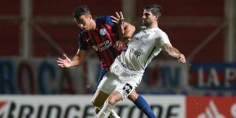 Em 2021, o Santos, de Luan Peres, eliminou o San Lorenzo na terceira fase da Copa Libertadores