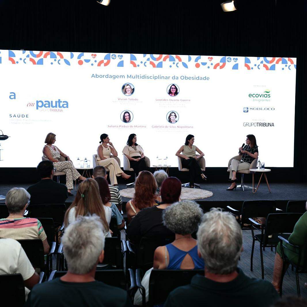 O encontro ocorreu no auditório do Grupo Tribuna e também reuniu pessoas que buscam ou já conseguiram consolidar a mudança de vida