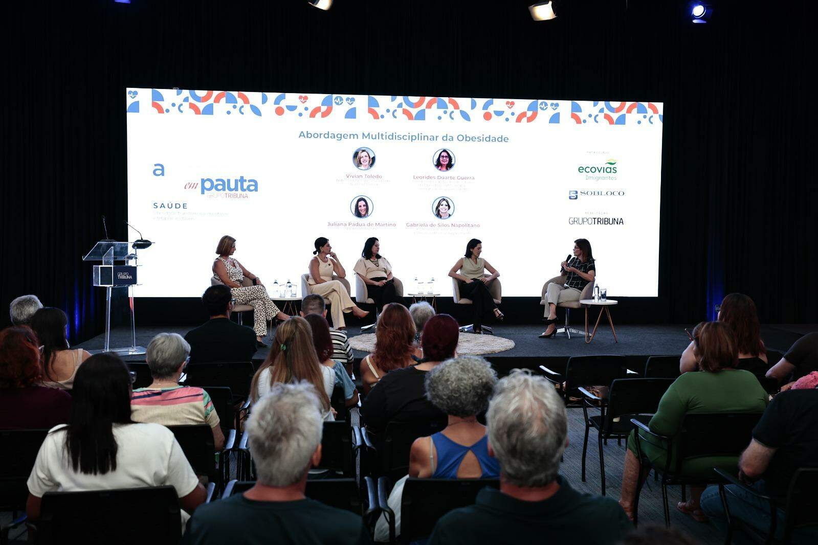 O encontro ocorreu no auditório do Grupo Tribuna e também reuniu pessoas que buscam ou já conseguiram consolidar a mudança de vida