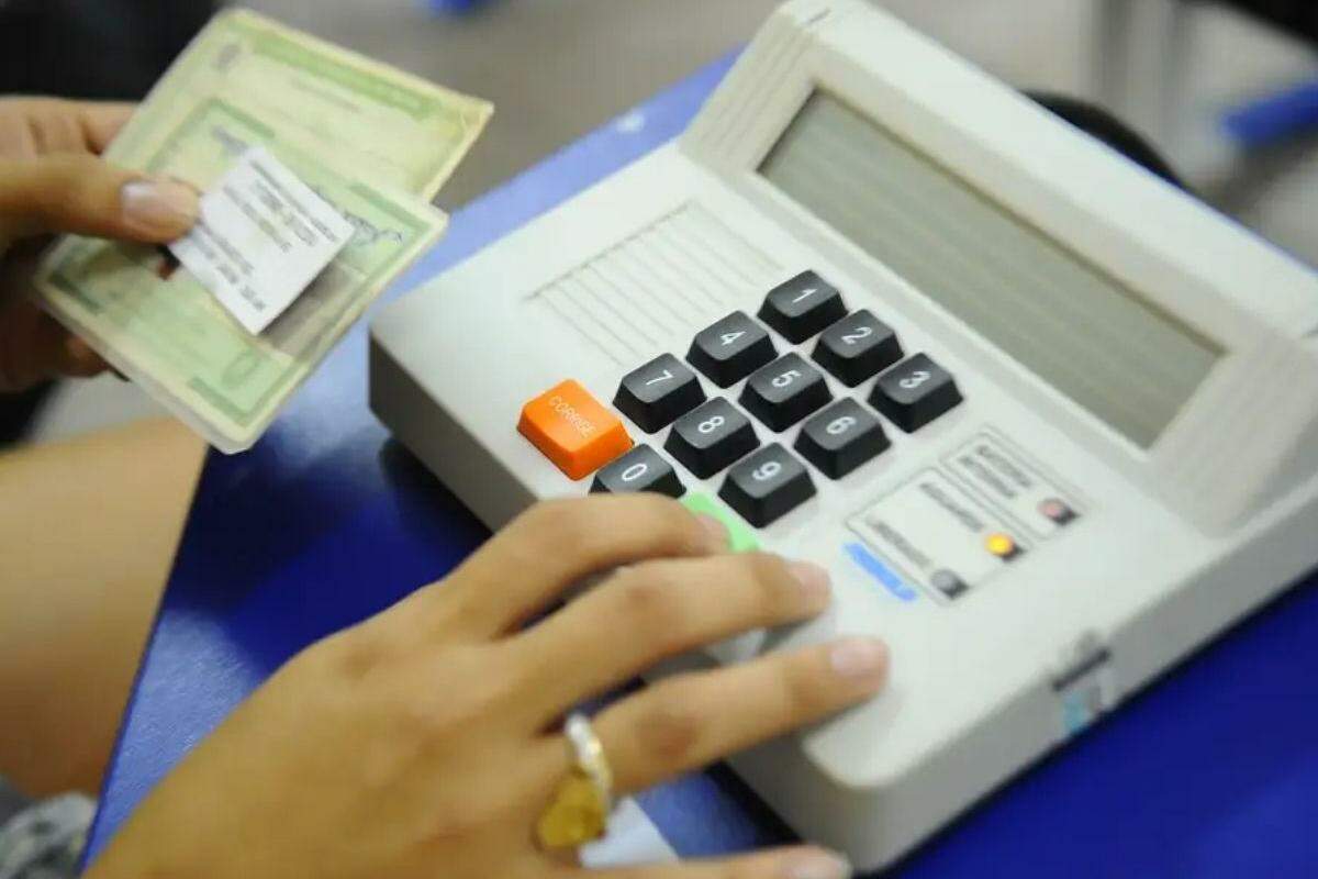 Eleitores tem até o dia seis de maio para regularizar o título