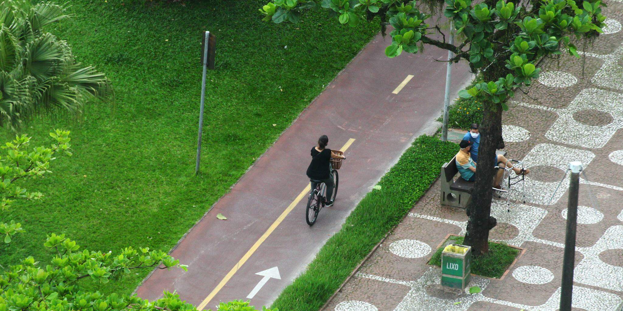 Trecho ao lado da ciclovia é visto como alternativa para pista de corrida