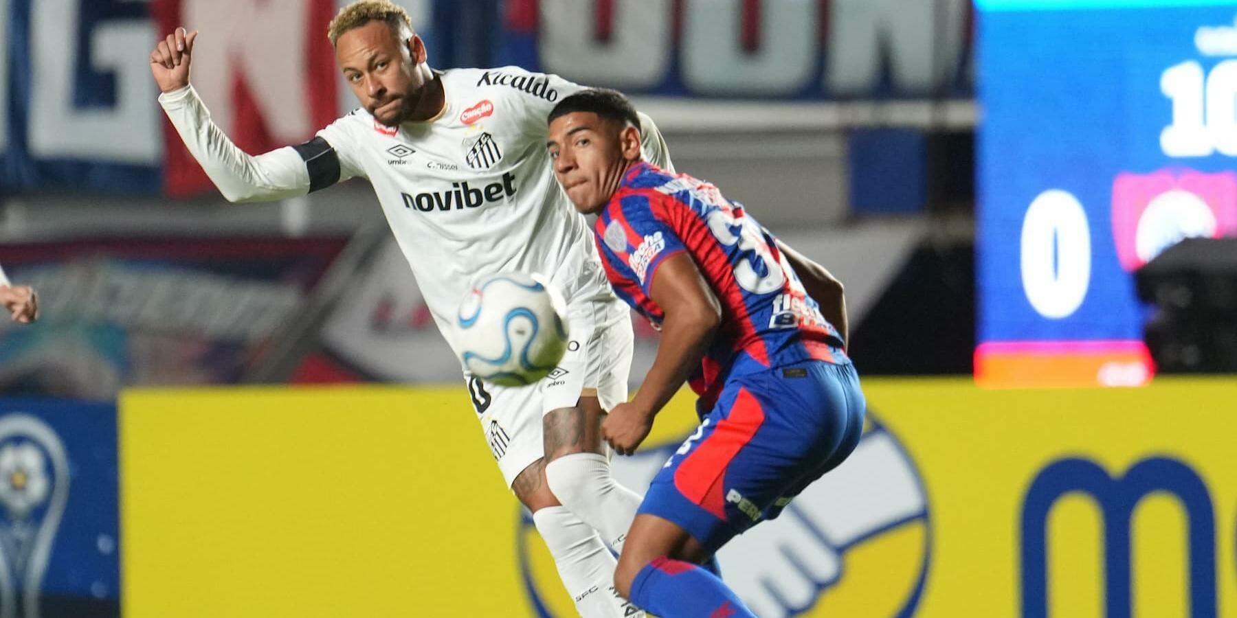 Neymar teve mais uma atuação discreta pelo Peixe, no empate com o San Lorenzo em Buenos Aires