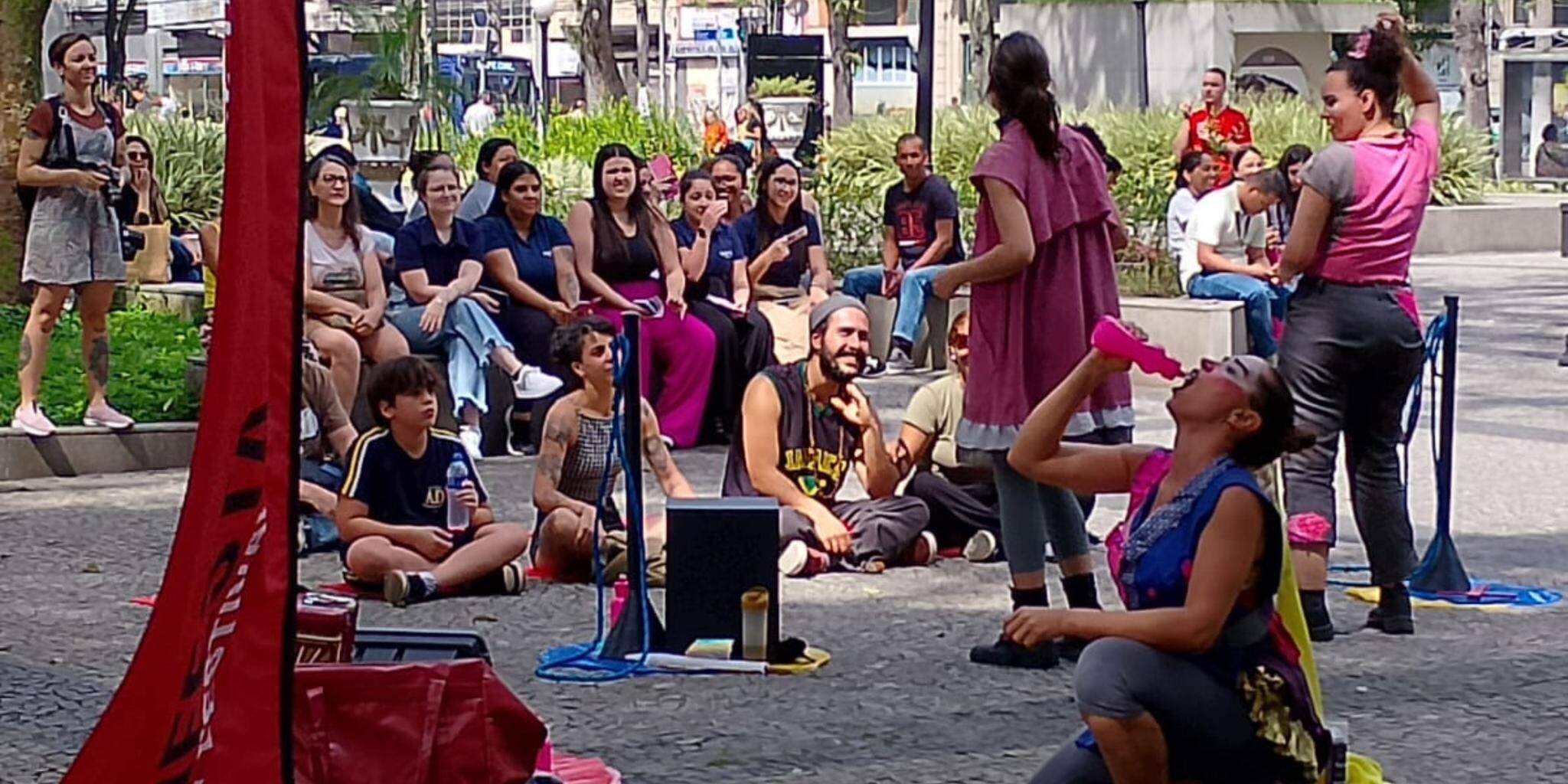 O mais tradicional festival de teatro do País também ganha as ruas