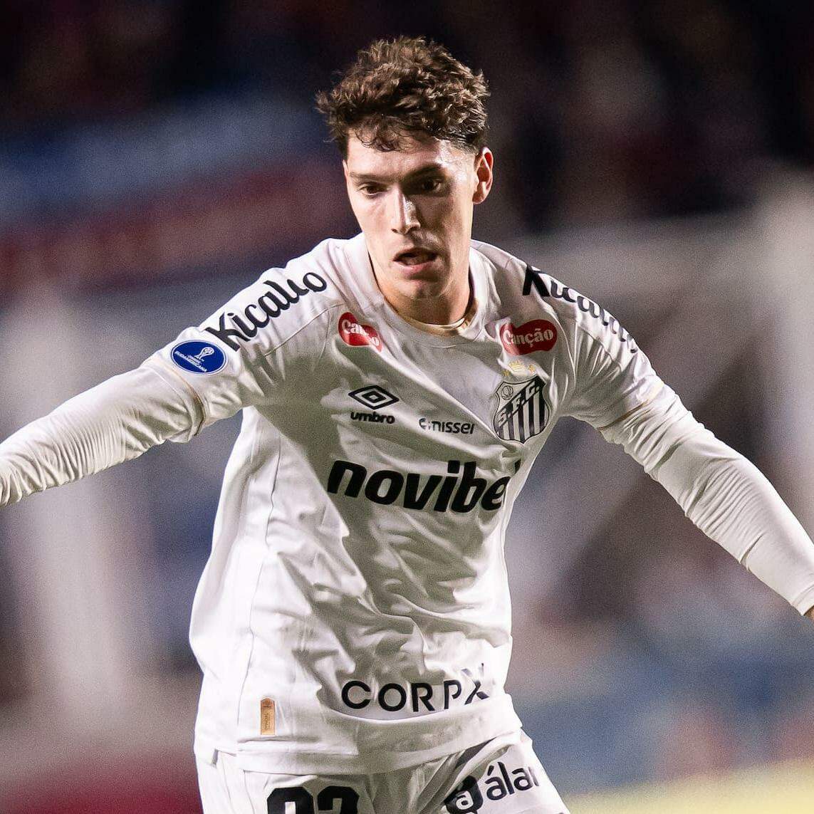 Com boas atuações contra Bahia e San Lorenzo, Rollheiser deve ser titular no clássico