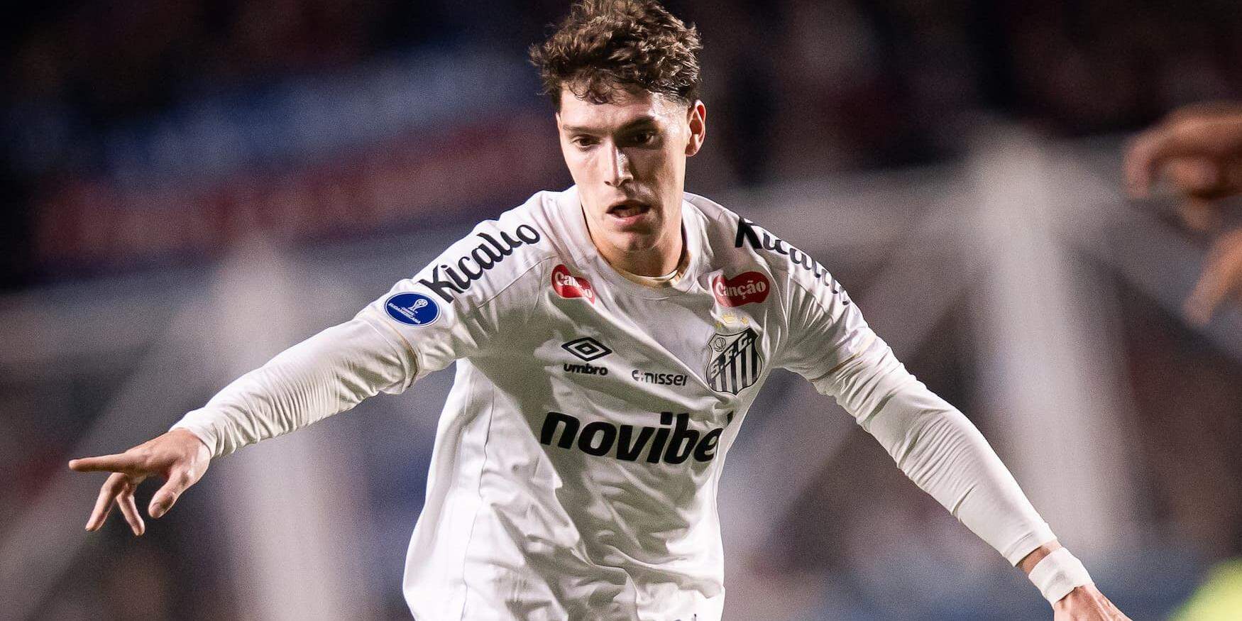 Com boas atuações contra Bahia e San Lorenzo, Rollheiser deve ser titular no clássico