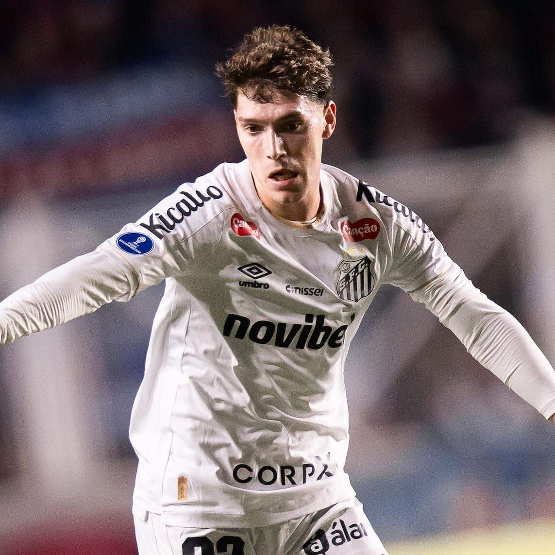 Com boas atuações contra Bahia e San Lorenzo, Rollheiser deve ser titular no clássico