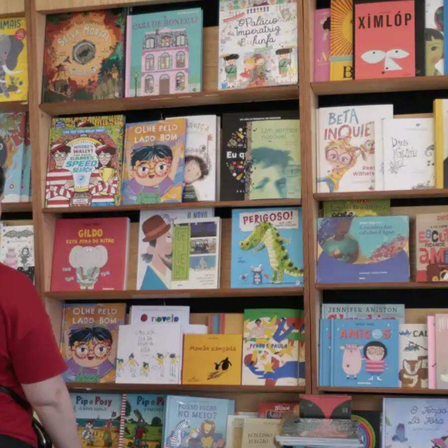 Medida busca retomar políticas públicas de incentivo à leitura