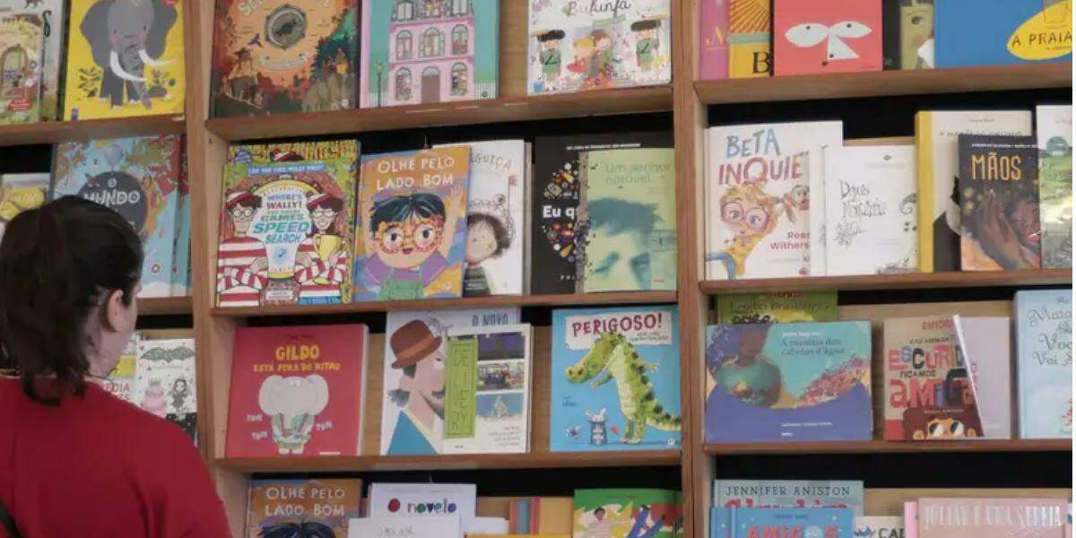 Medida busca retomar políticas públicas de incentivo à leitura