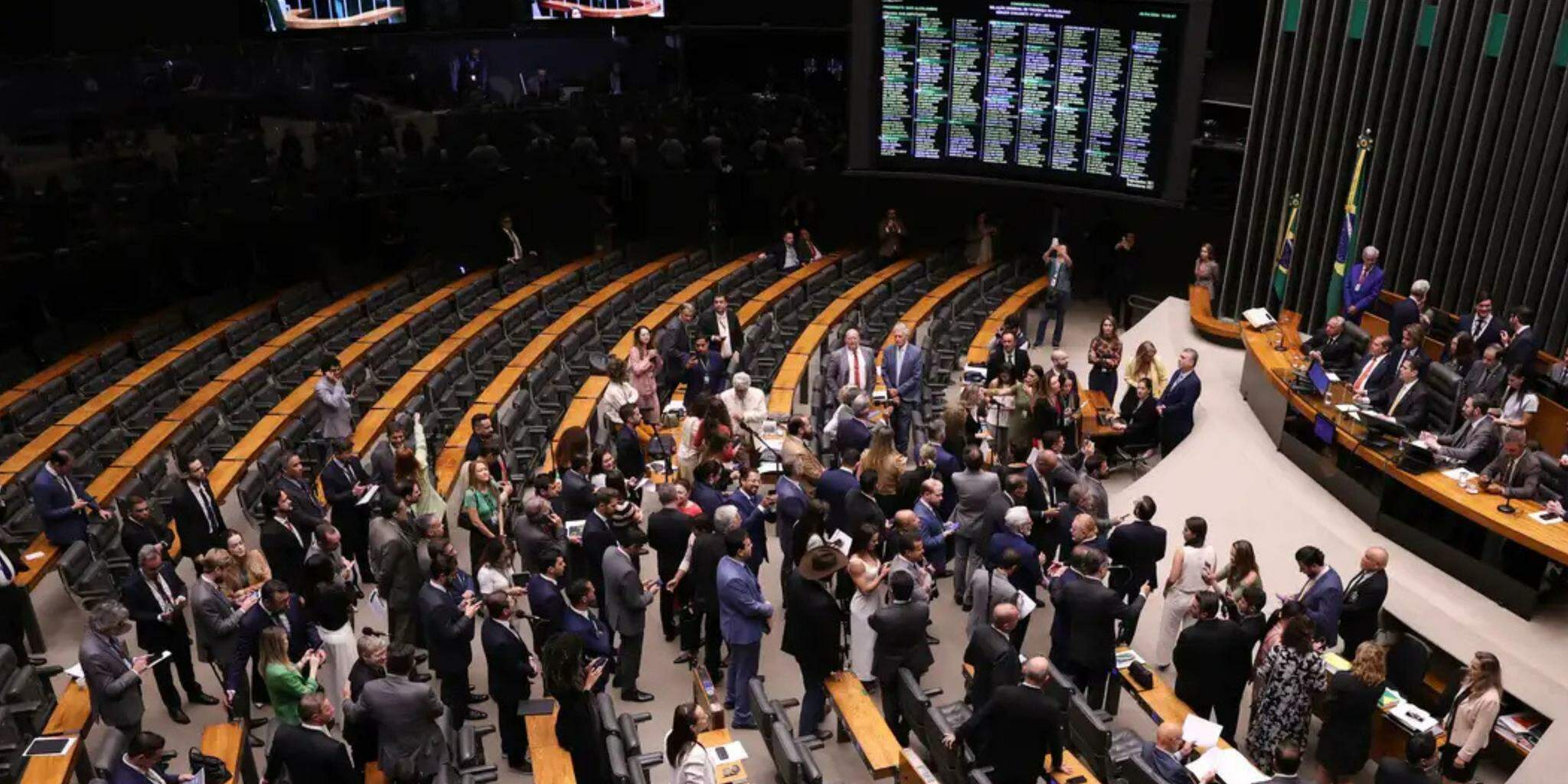 Congresso derruba veto de Lula e mantém PL da Dosimetria