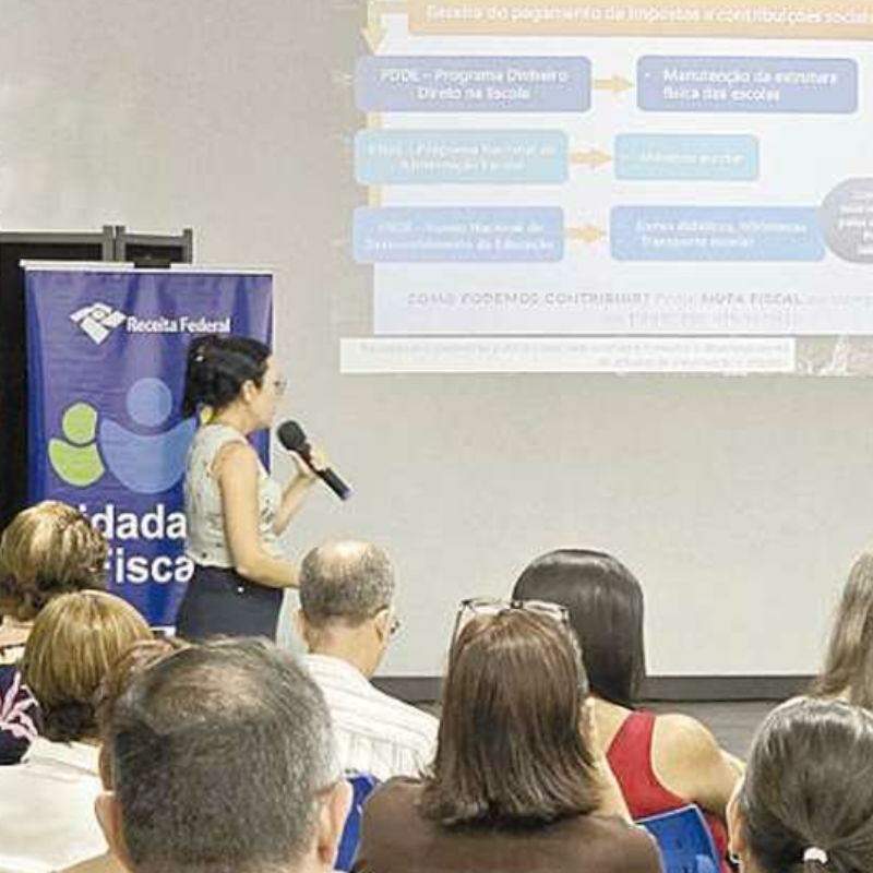 Professores de Guarujá são capacitados pela Receita Federal
