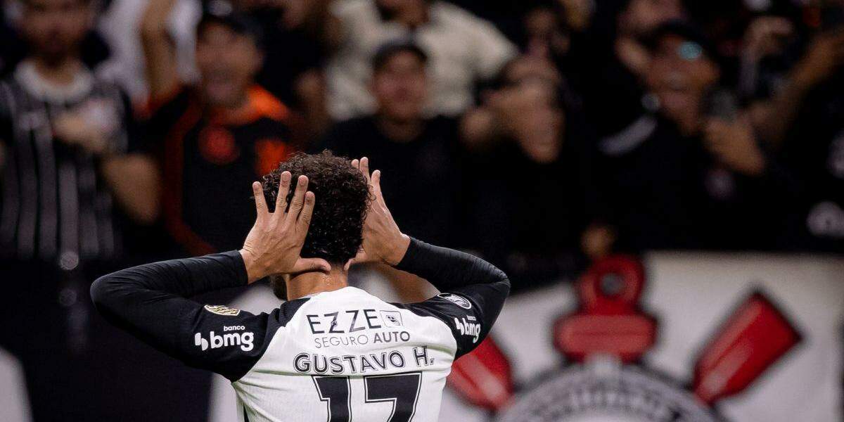 Corinthians derrota Peñarol para seguir 100% na Libertadores