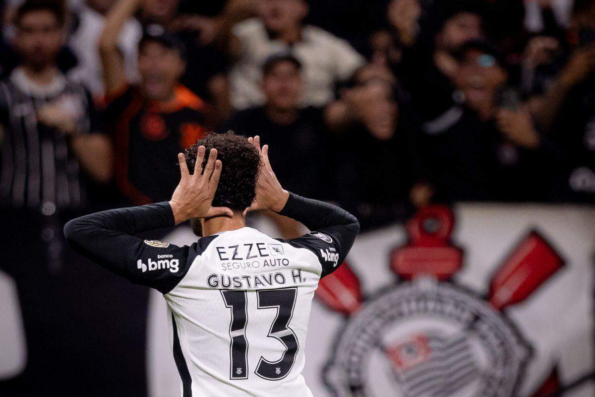 Corinthians derrota Peñarol para seguir 100% na Libertadores