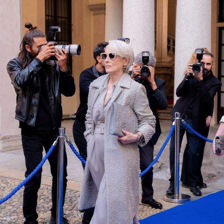 Meryl Streep como Miranda Priestly e Anne Hathaway como Andy Sachs