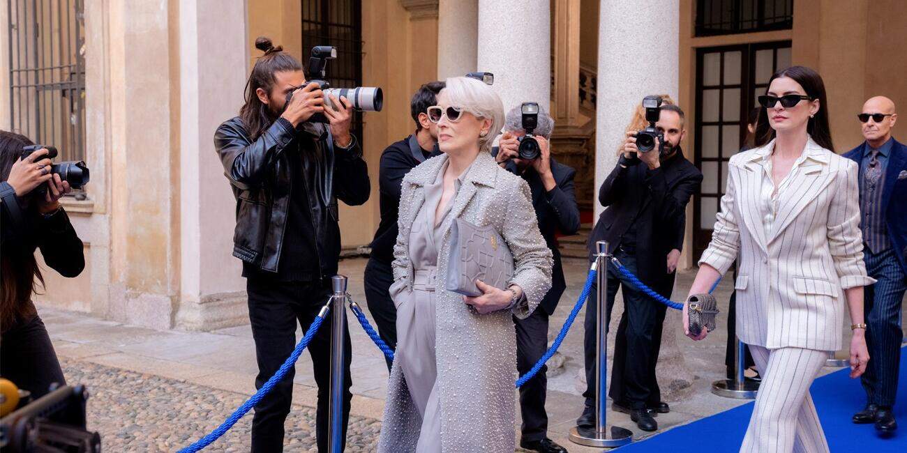 Meryl Streep como Miranda Priestly e Anne Hathaway como Andy Sachs