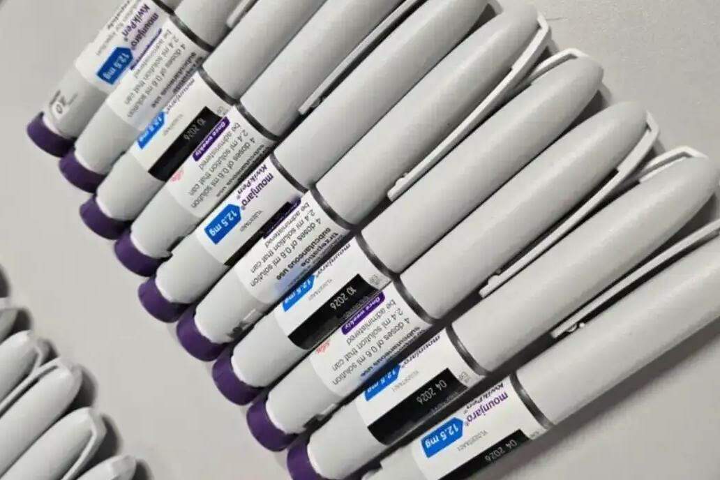 Apesar de produzirem efeitos expressivos e de terem conquistado o endosso de diversas sociedades médicas, esses remédios também têm sido usados sem acompanhamento profissional, ou por pessoas que não apresentam obesidade