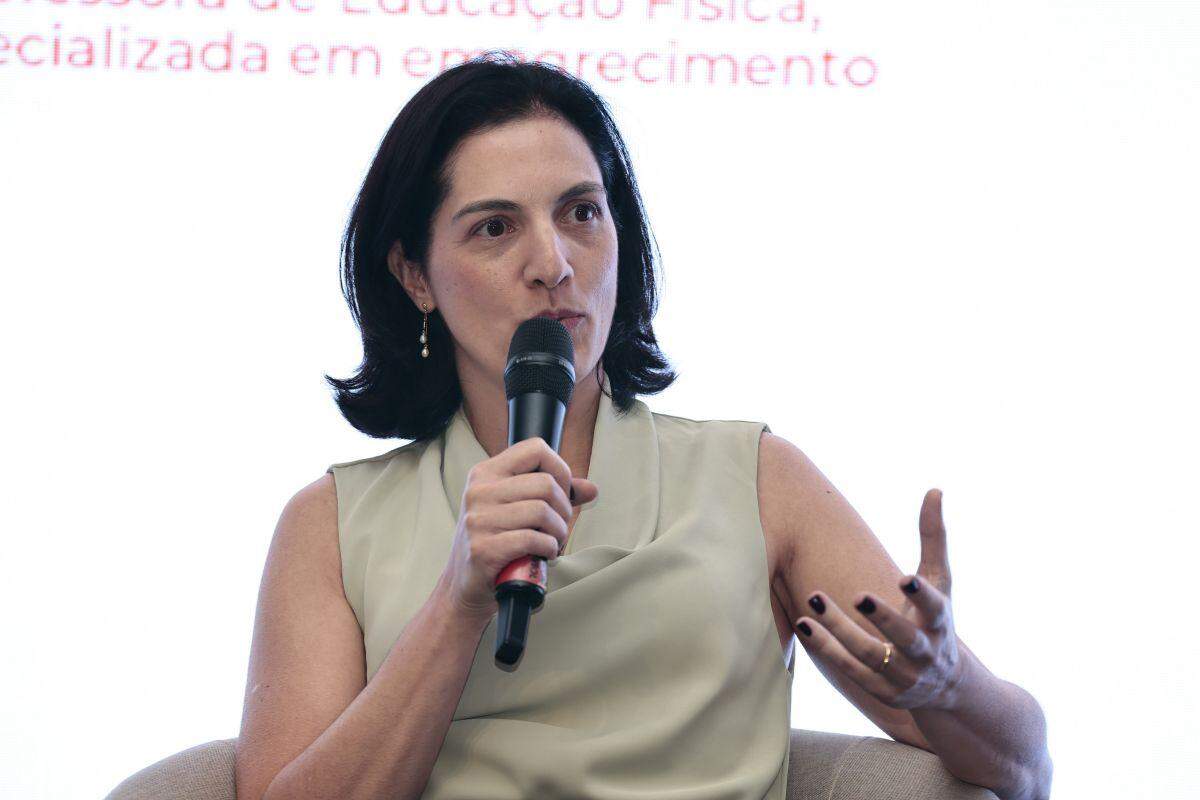 Juliana de Martino espera por chegada de canetas à rede pública