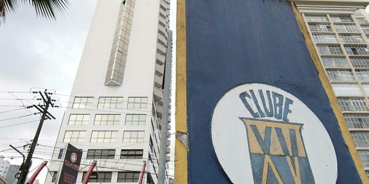 Sede do Clube XV funcionou durante muitos anos na Avenida Washigton Luís, no canal 3, em Santos