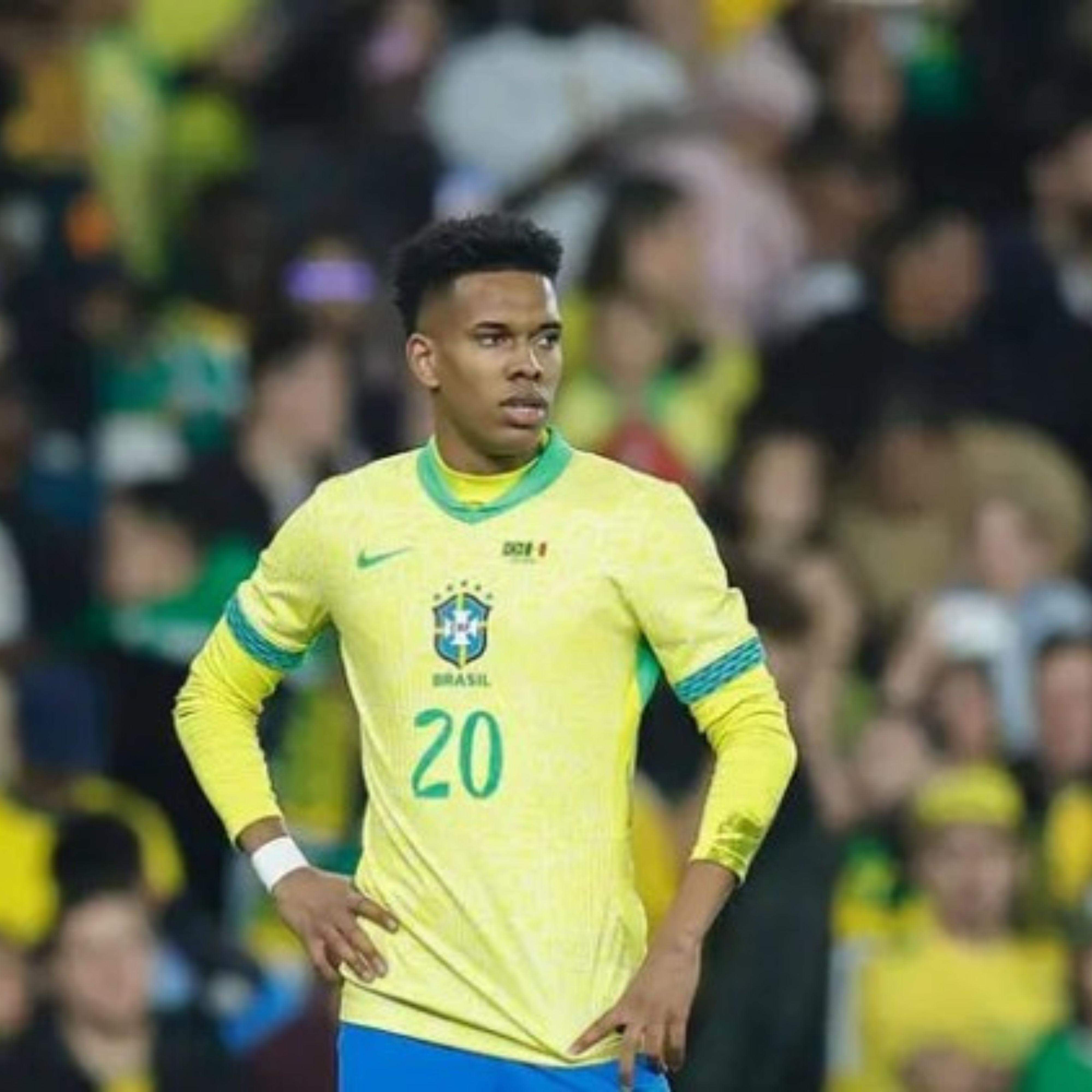 Estêvão volta ao Palmeiras para tratar lesão e mantém esperança de jogar a Copa do Mundo